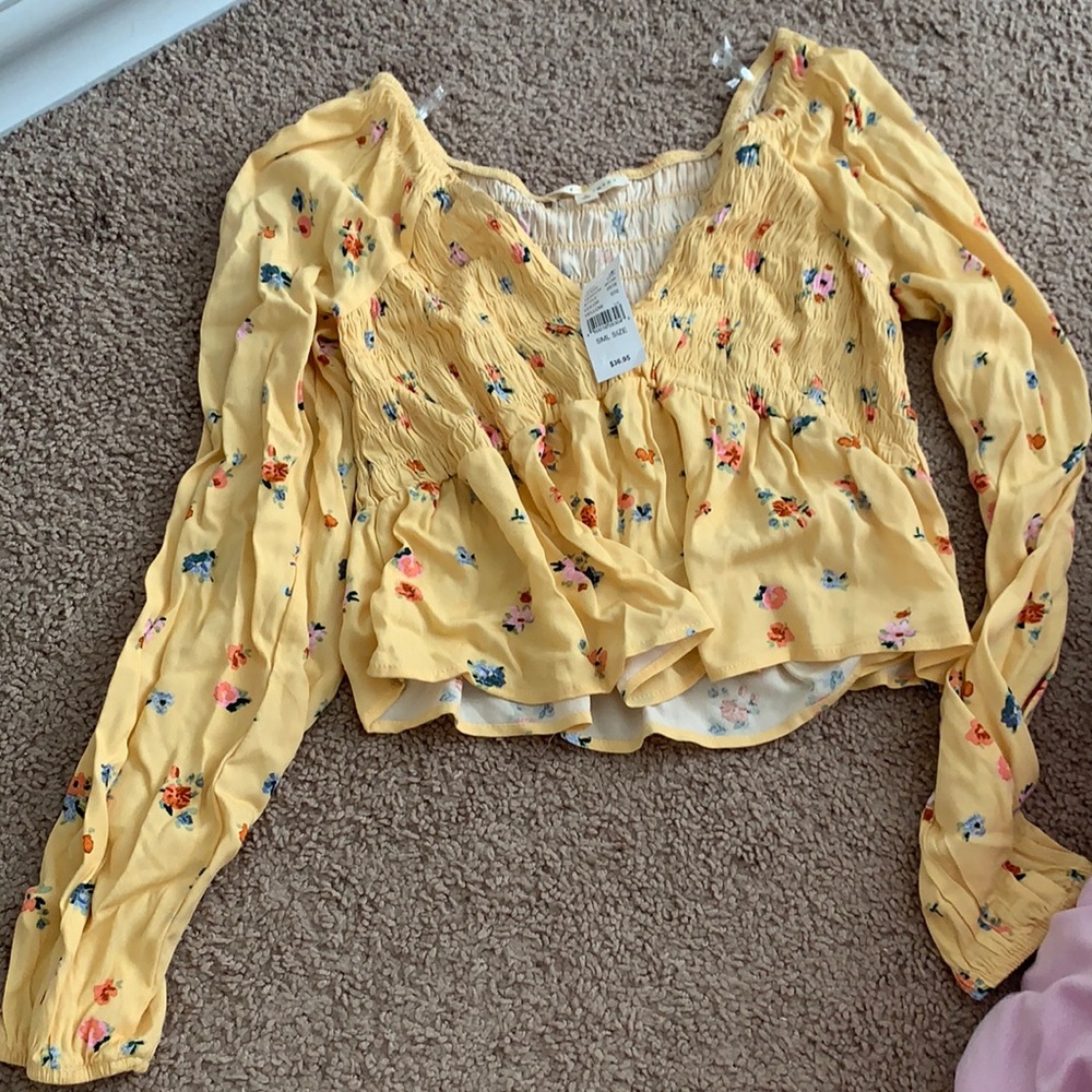 Pacsun size small can fit medium